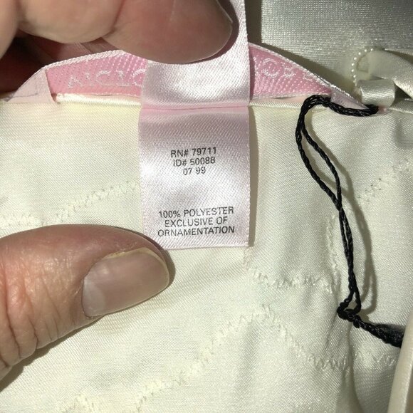 VICTORIA’S SECRET Ivory Satin Embroidered Lace Baby Doll Slip Y2K Sz M - Picture 13 of 13